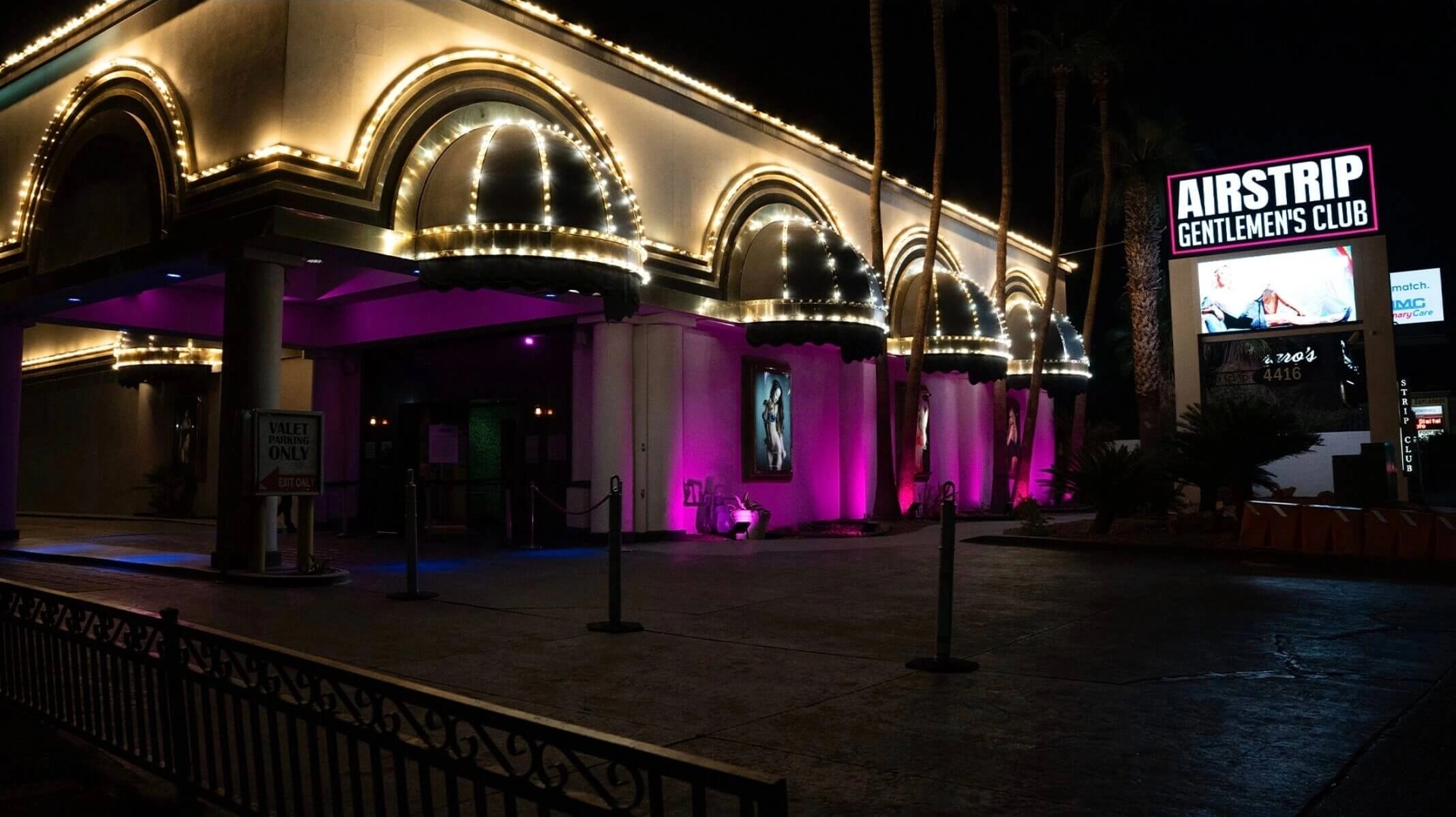 Complete guide to AIRSTRIP Gentlemen's Club Las Vegas  — VIP packages, couples experiences, bachelor parties, free transport  from the Strip, dress code and honest insider tips.